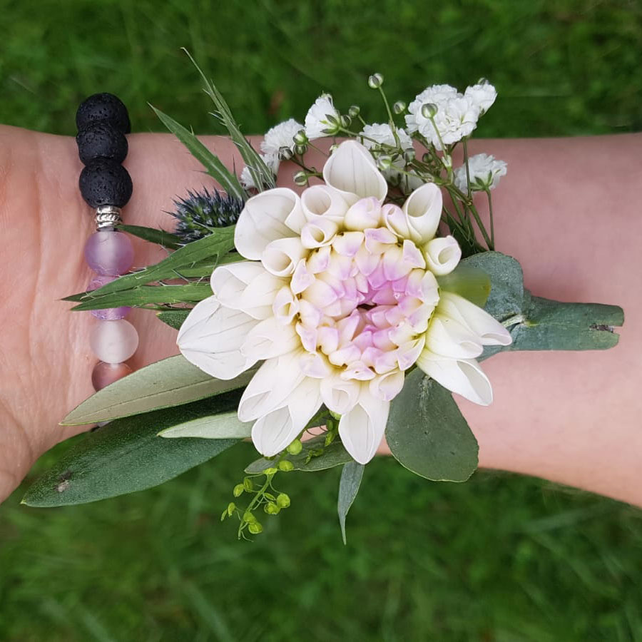 Bracelet floral pour un mariage